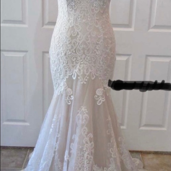 Allure Bridal Wedding dress, Style #9468 - Picture 3 of 6